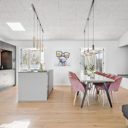 Beautiful In With Kitchen *