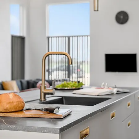 Beautiful In With Kitchen *