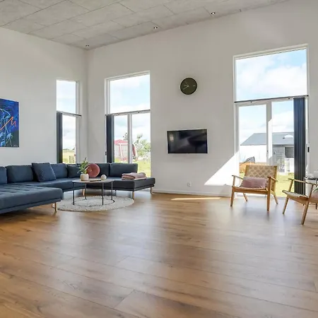 Dom wakacyjny Beautiful In With Kitchen Børkop