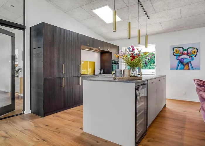 Beautiful In With Kitchen